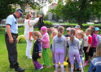 /album/fotogaleria-navsteva-mestskych-policajtov-psovodov1/v-nepriestrelnej-veste-jpg1/